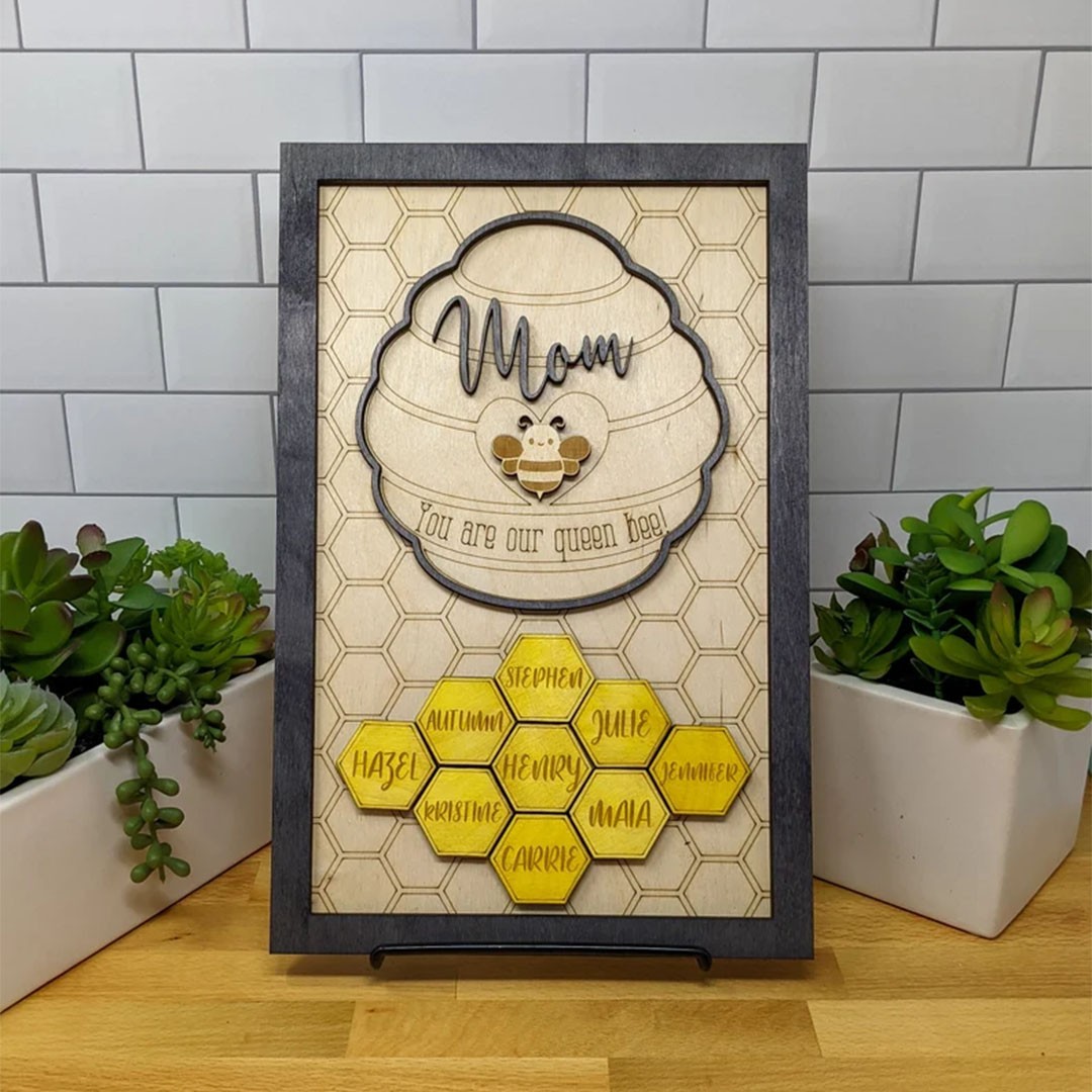 Mom You are our Queen Bee, 1-15 Names Personalized Honeycomb Puzzle Pieces Mothers Day Gift